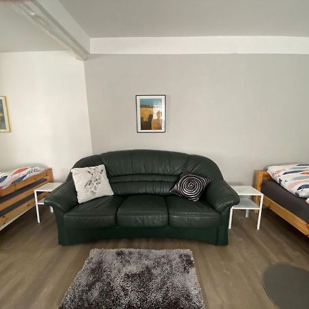 Ferienwohnung Mit Separatem Eingang Und Parkplatz, Ideal Fuer Handwerker Und Geschaeftsreisende Mecklenburg Exterior foto