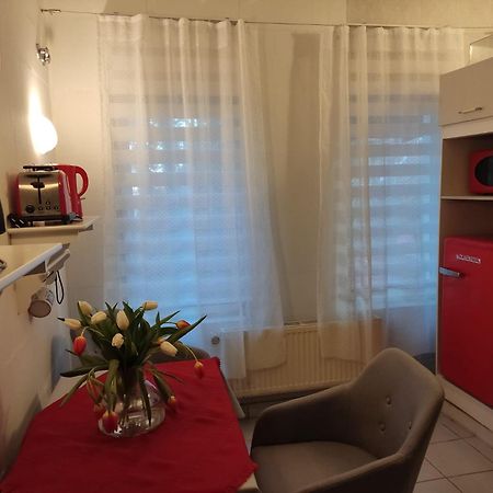 Ferienwohnung Mit Separatem Eingang Und Parkplatz, Ideal Fuer Handwerker Und Geschaeftsreisende Mecklenburg Exterior foto