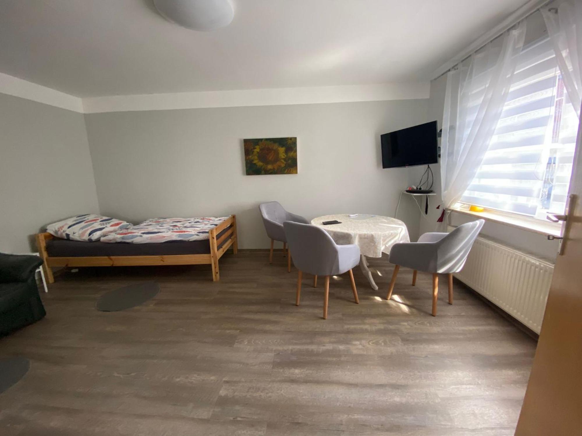 Ferienwohnung Mit Separatem Eingang Und Parkplatz, Ideal Fuer Handwerker Und Geschaeftsreisende Mecklenburg Exterior foto