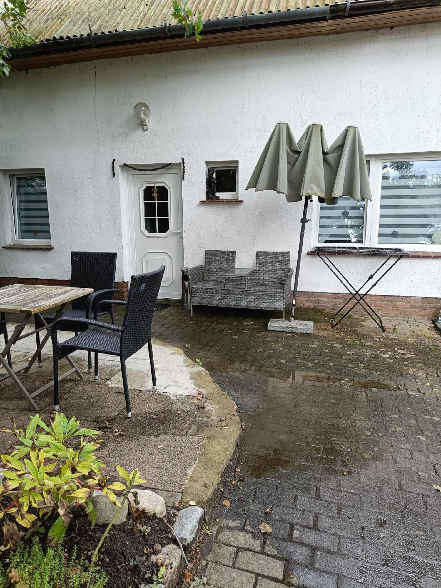 Ferienwohnung Mit Separatem Eingang Und Parkplatz, Ideal Fuer Handwerker Und Geschaeftsreisende Mecklenburg Exterior foto